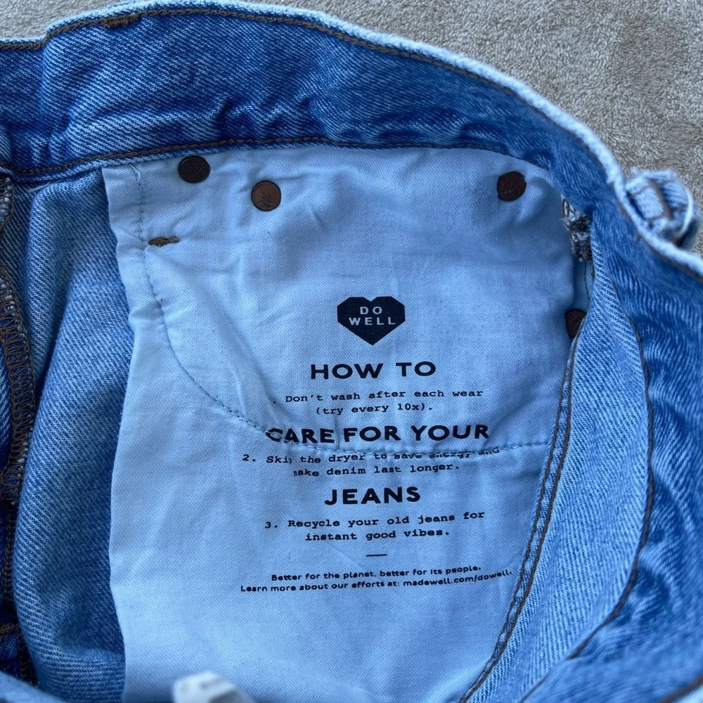 • Madewell Relaxed Mid-Length Distressed Denim Shorts Size 25 - Picture 4 of 9